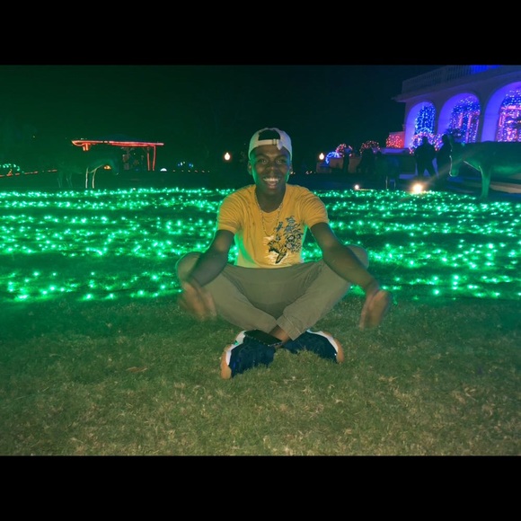 Meet your Posher, Mishan - Picture 3 of 4